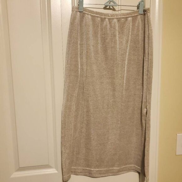 Surfival. Shimmer Knit, Stretchy, Resort Wear Beach Cover Midi Skirt- Size Mediu - Picture 3 of 8